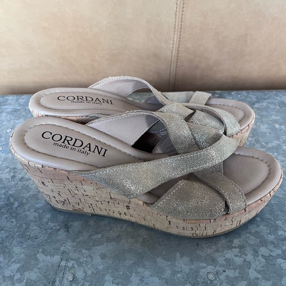 Cordani Gold Wedge Heels size 38 - Picture 2 of 3